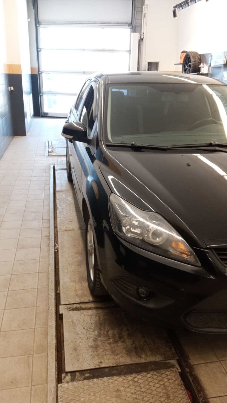 Ford Focus 2011 года, 155 790 км - вид 2