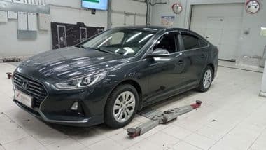 Hyundai Sonata 2018 года, 132 306 км - вид 1