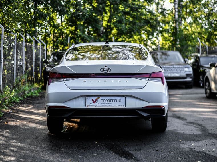 Hyundai Elantra, 2021 - вид 3
