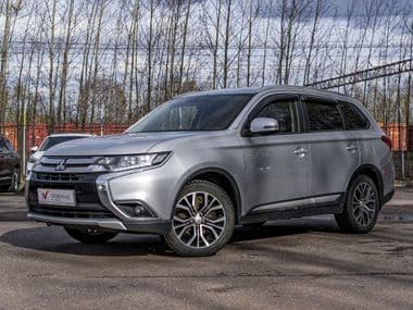 Mitsubishi Outlander 2018 года, 243 666 км - вид 1
