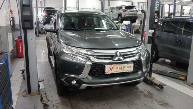 Mitsubishi Pajero Sport, 2018 - вид 1