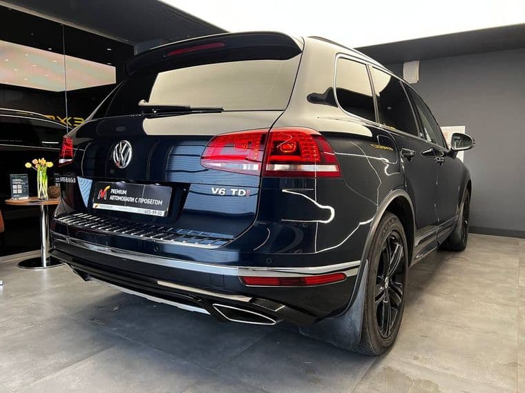 Volkswagen Touareg, 2018 - вид 4