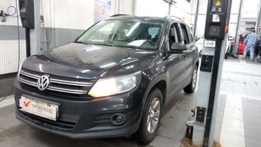 Volkswagen Tiguan 2013 года, 157 769 км - вид 1