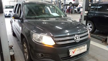 Volkswagen Tiguan 2013 года, 157 769 км - вид 2