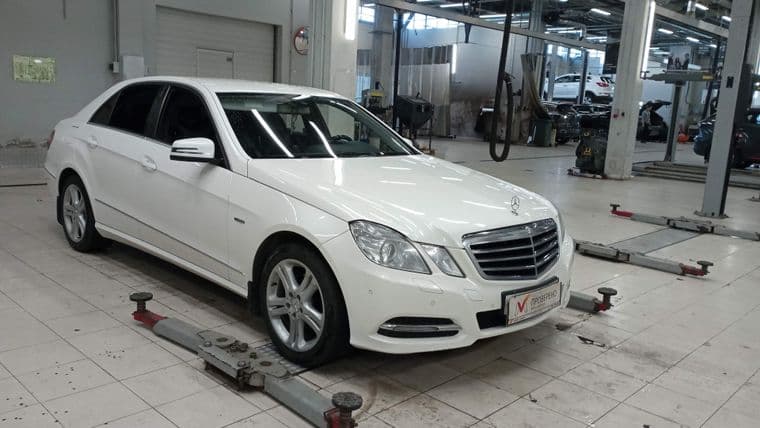 Mercedes-Benz E-класс, 2011 - вид 1