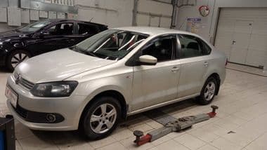 Volkswagen Polo 2011 года, 250 000 км - вид 1