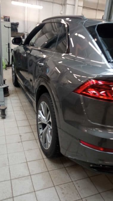 Audi Q8 2021 года, 91 033 км - вид 2