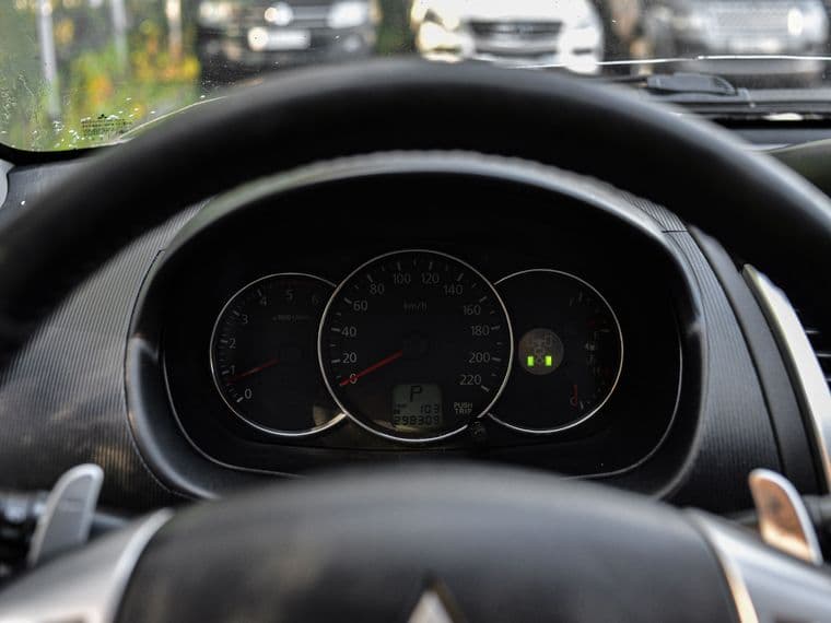 Mitsubishi Pajero Sport, 2011 - вид 4