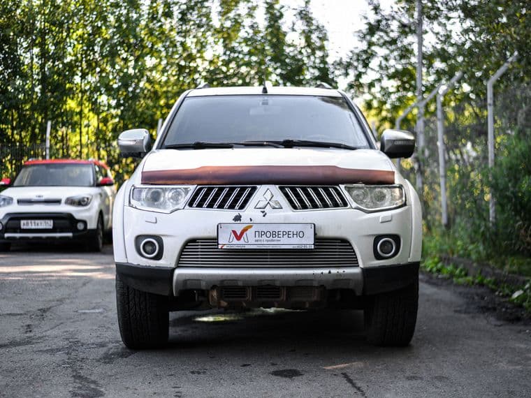 Mitsubishi Pajero Sport, 2011 - вид 2