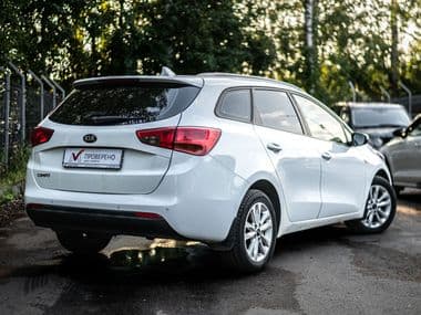 KIA Ceed 2018 года, 145 052 км - вид 2