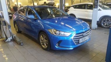 Hyundai Elantra 2017 года, 274 110 км - вид 2