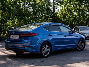 Hyundai Elantra 2017 года, 274 110 км - вид 2
