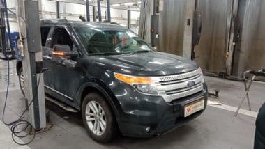 Ford Explorer 2013 года, 170 800 км - вид 2