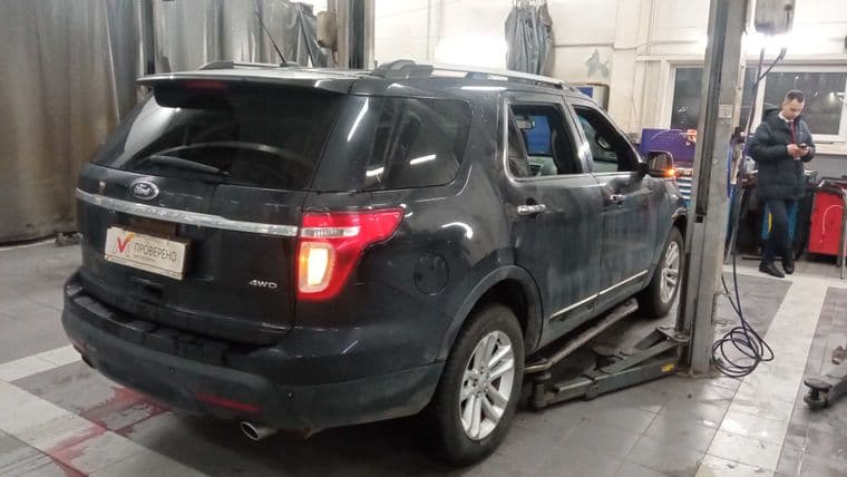 Ford Explorer, 2013 - вид 2