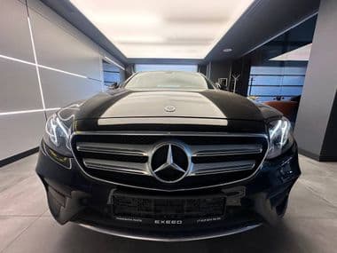 Mercedes-Benz E-класс 2018 года, 108 180 км - вид 2