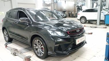 Geely Coolray 2021 года, 80 000 км - вид 2