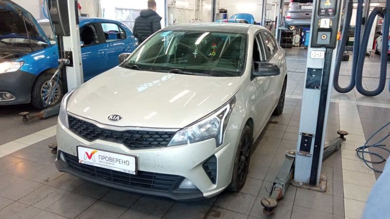 KIA Rio 2020 года, 170 000 км - вид 1