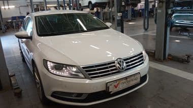 Volkswagen Passat CC 2012 года, 198 826 км - вид 2