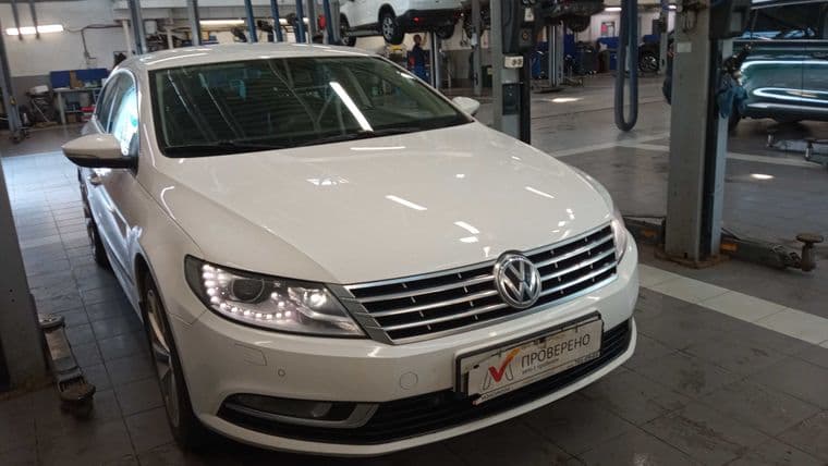 Volkswagen Passat CC 2012 года, 198 826 км - вид 2