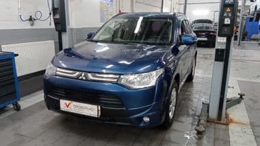 Mitsubishi Outlander 2014 года, 246 307 км - вид 1
