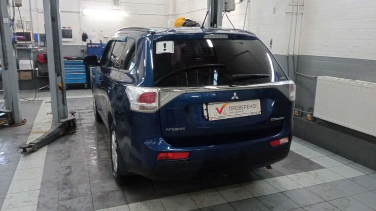 Mitsubishi Outlander, 2014 - вид 3