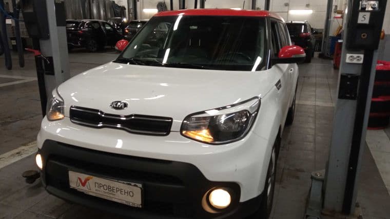 KIA Soul 2017 года, 93 798 км - вид 1