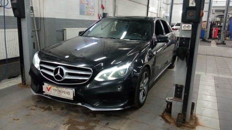 Mercedes-Benz E-класс 2015 года, 309 874 км - вид 1