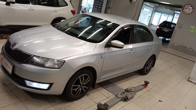 Skoda Rapid 2016 года, 148 550 км - вид 1