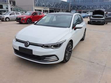 Volkswagen Golf 2023 года, 1 000 км - вид 1