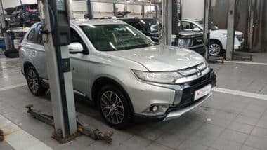 Mitsubishi Outlander 2017 года, 182 532 км - вид 2