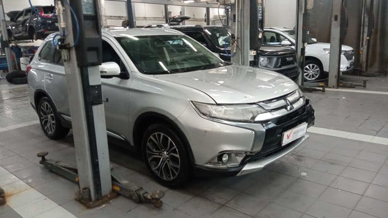 Mitsubishi Outlander 2017 года, 182 532 км - вид 2