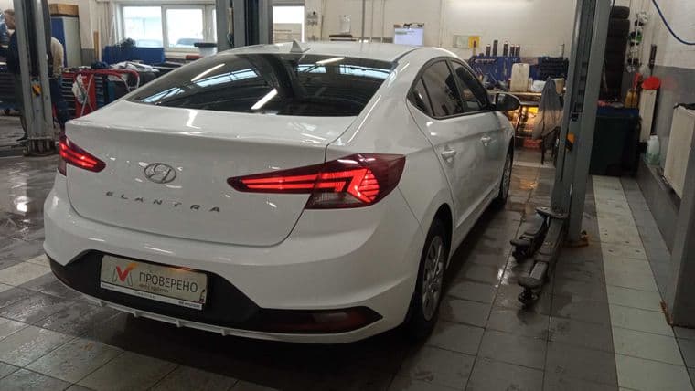 Hyundai Elantra, 2019 - вид 2