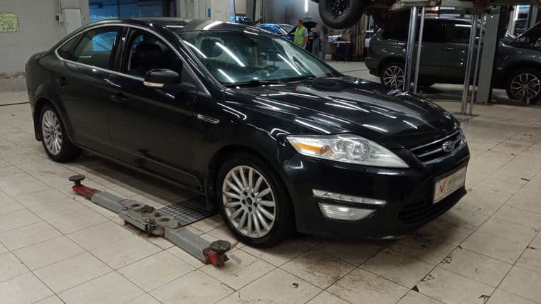 Ford Mondeo 2012 года, 208 737 км - вид 1
