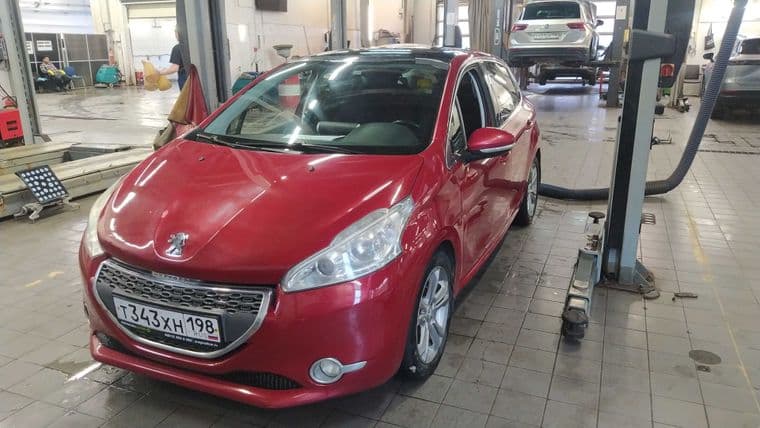 Peugeot 208 2013 года, 266 746 км - вид 1