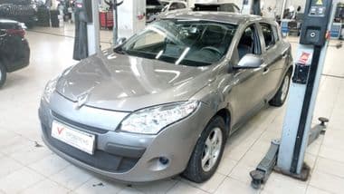 Renault Megane 2010 года, 222 228 км - вид 2
