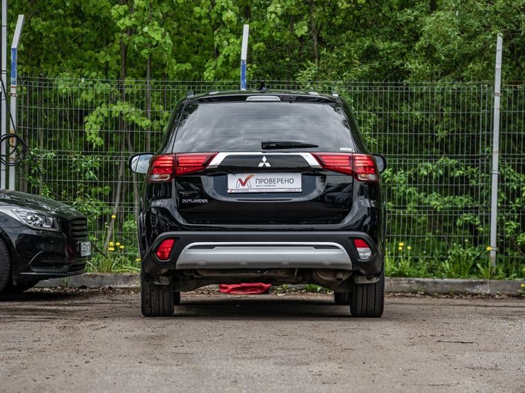 Mitsubishi Outlander, 2022 - вид 3