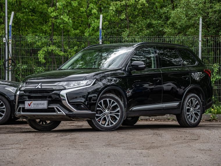 Mitsubishi Outlander, 2022