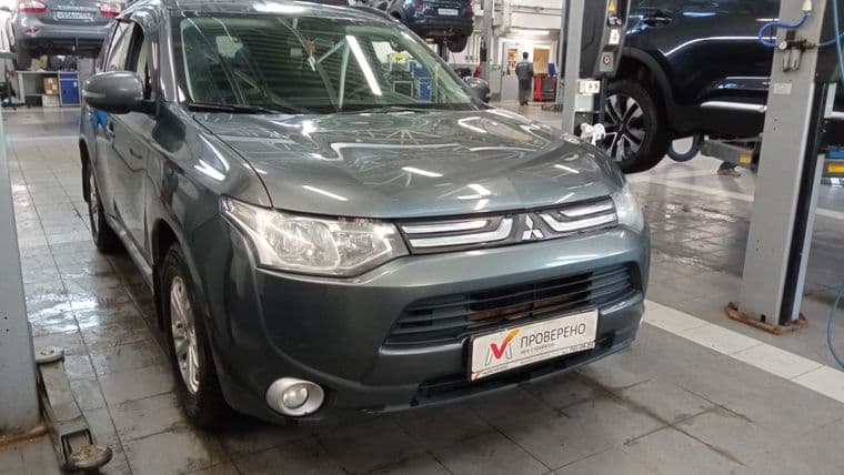 Mitsubishi Outlander, 2013 - вид 1