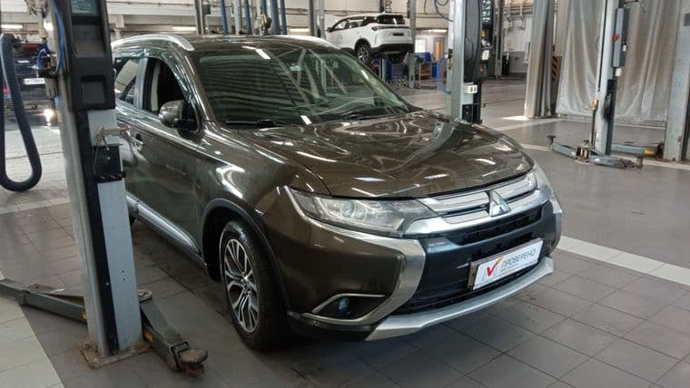 Mitsubishi Outlander, 2018 - вид 1