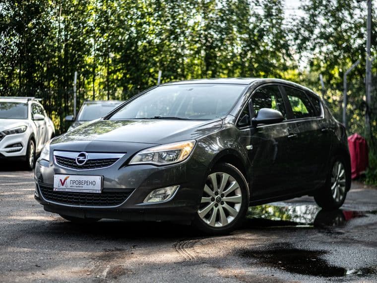 Opel Astra, 2011