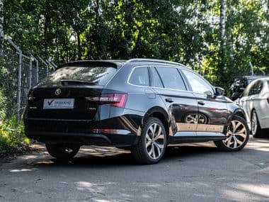Skoda Superb 2018 года, 286 022 км - вид 2