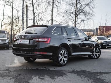 Skoda Superb 2018 года, 286 022 км - вид 2