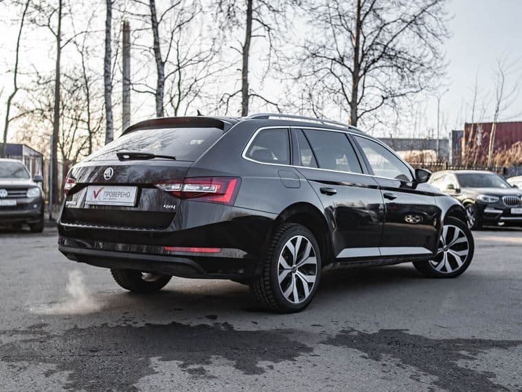 Skoda Superb 2018 года, 286 022 км - вид 2