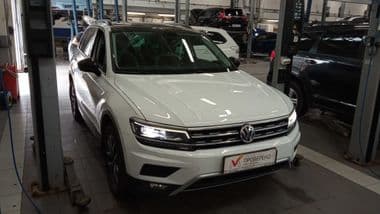 Volkswagen Tiguan 2020 года, 72 673 км - вид 2