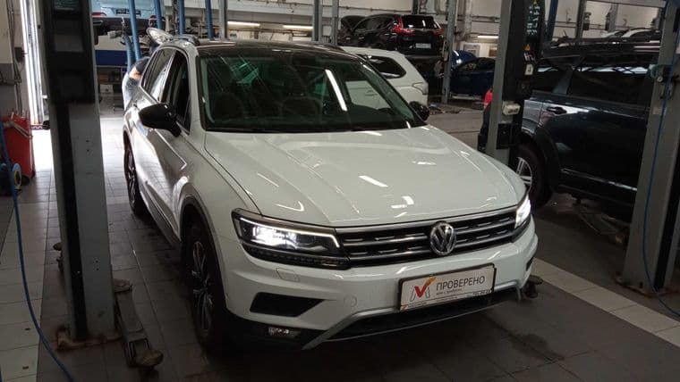 Volkswagen Tiguan, 2020 - вид 1