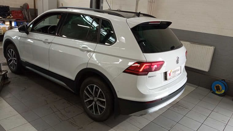 Volkswagen Tiguan, 2020 - вид 3