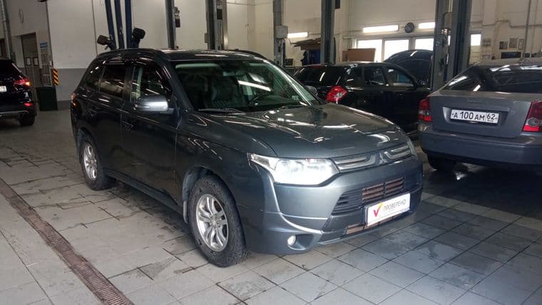 Mitsubishi Outlander, 2014 - вид 1