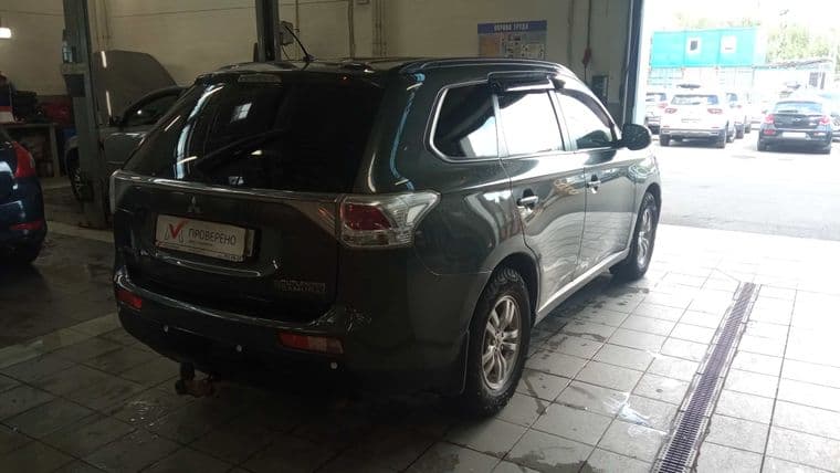 Mitsubishi Outlander, 2014 - вид 2