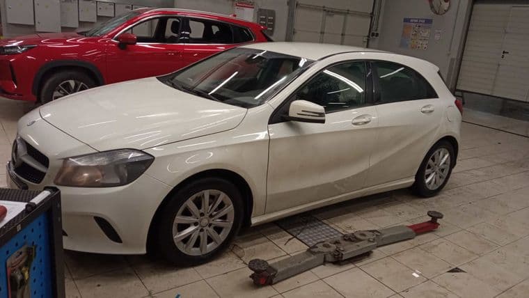 Mercedes-Benz A-класс 2015 года, 140 000 км - вид 1