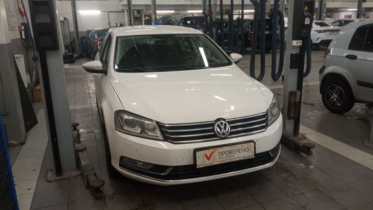 Volkswagen Passat, 2012 - вид 1